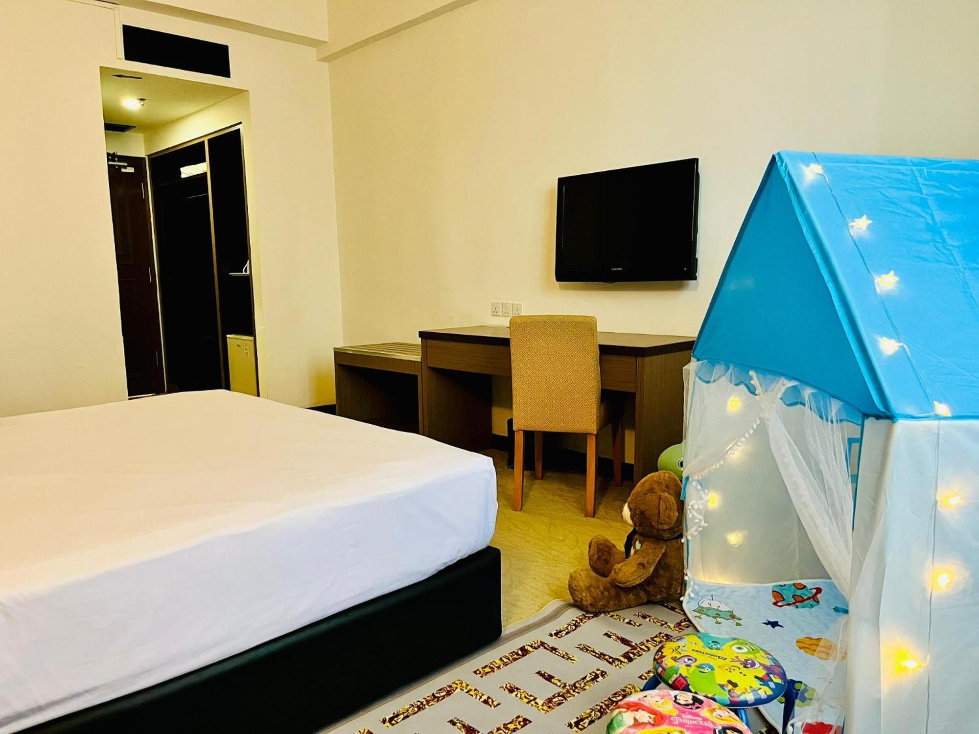 Sentral @ Centre Hotel